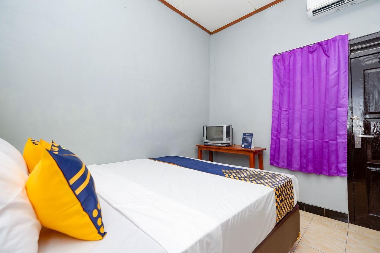 Отель Spot On 2821 Griya Kawula Syariah Surakarta  Экстерьер фото