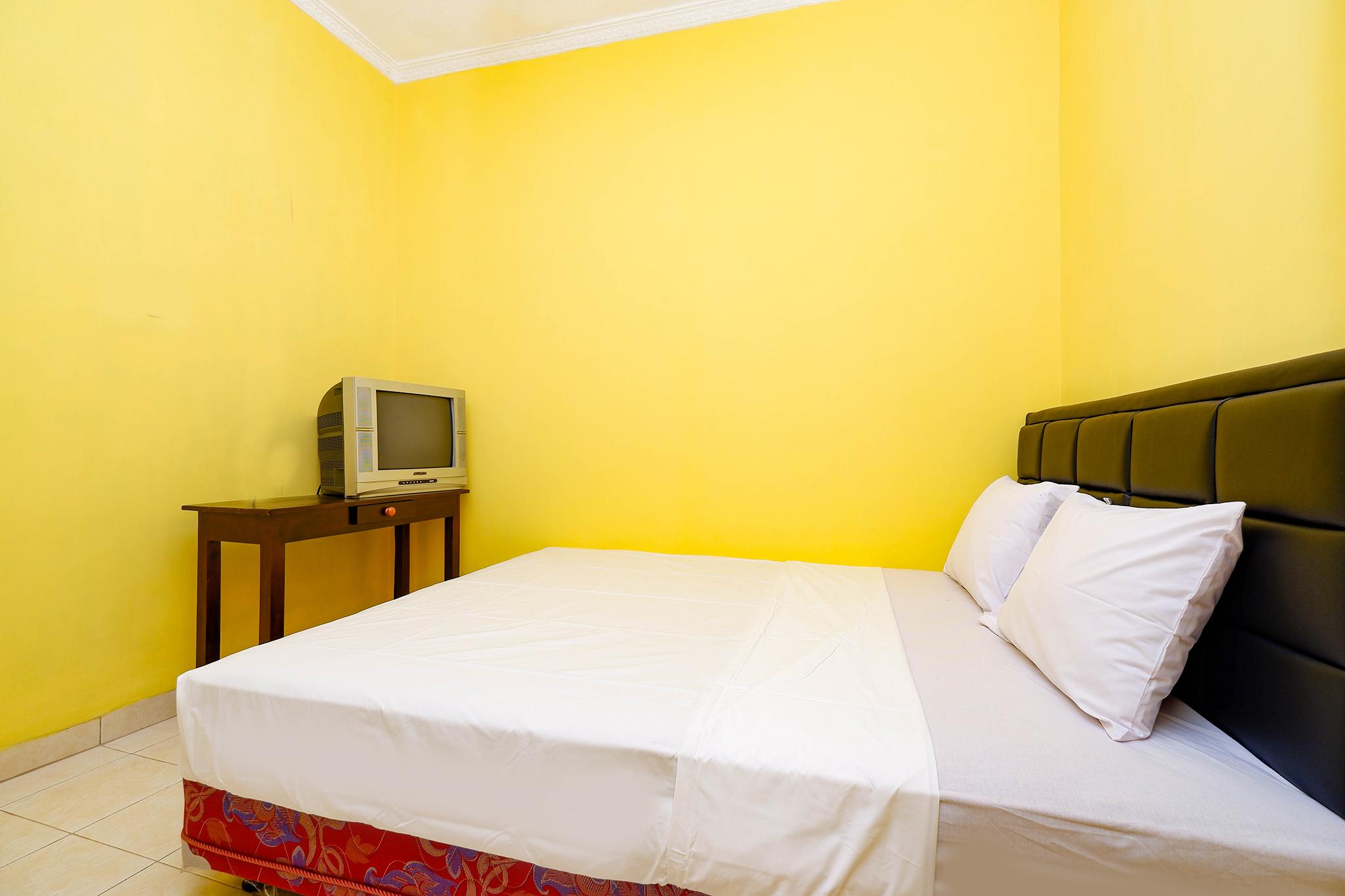 Отель Spot On 2821 Griya Kawula Syariah Surakarta  Экстерьер фото
