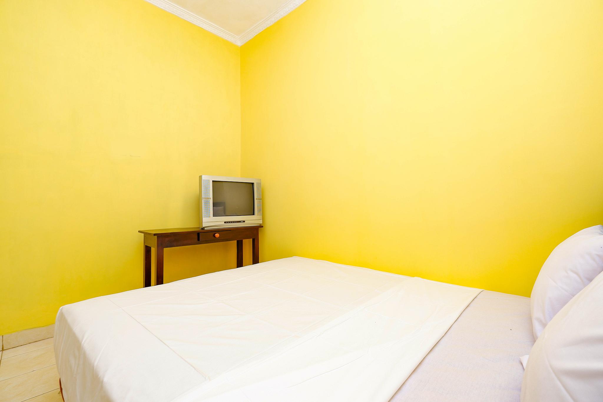 Отель Spot On 2821 Griya Kawula Syariah Surakarta  Экстерьер фото