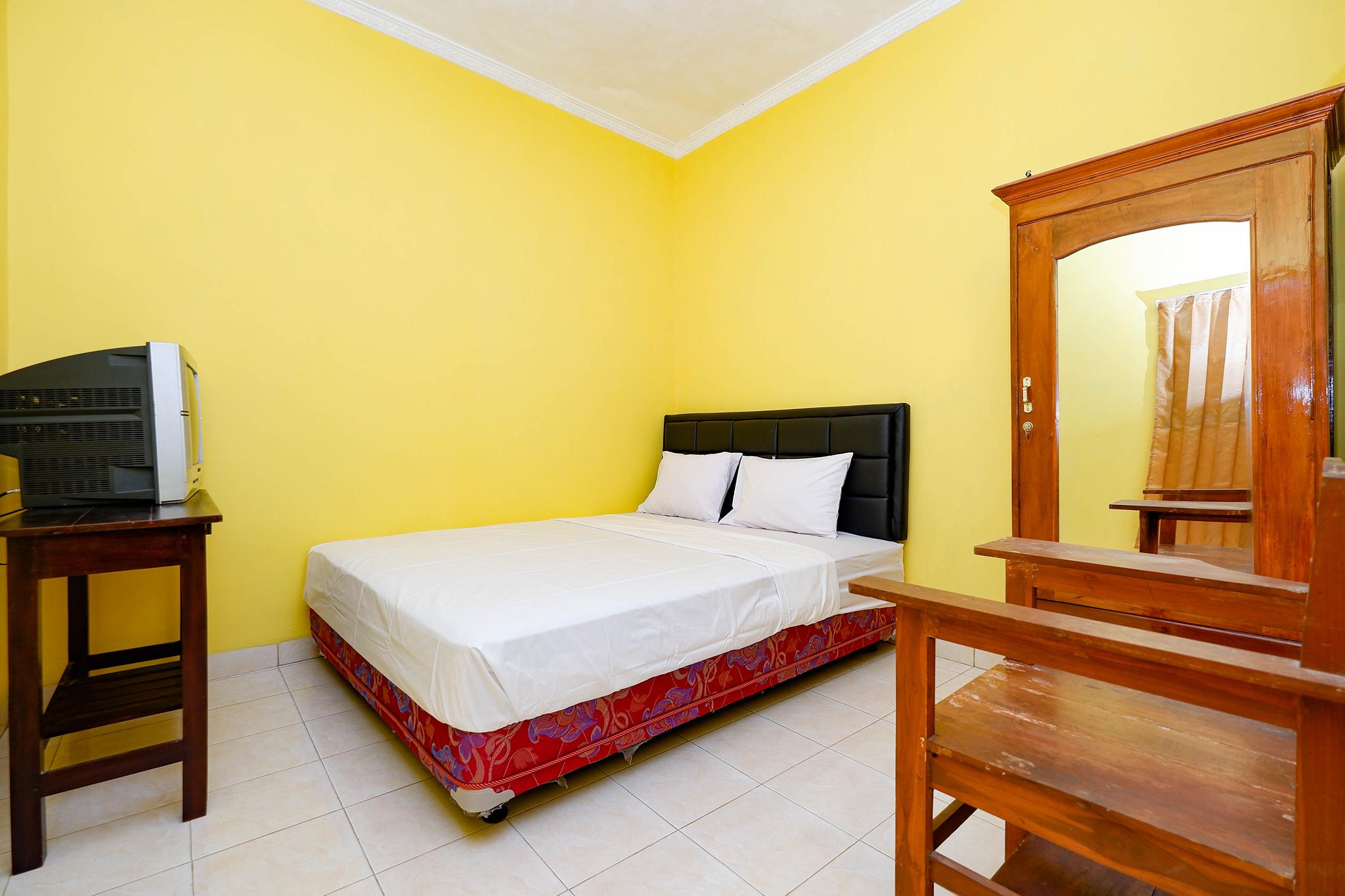 Отель Spot On 2821 Griya Kawula Syariah Surakarta  Экстерьер фото